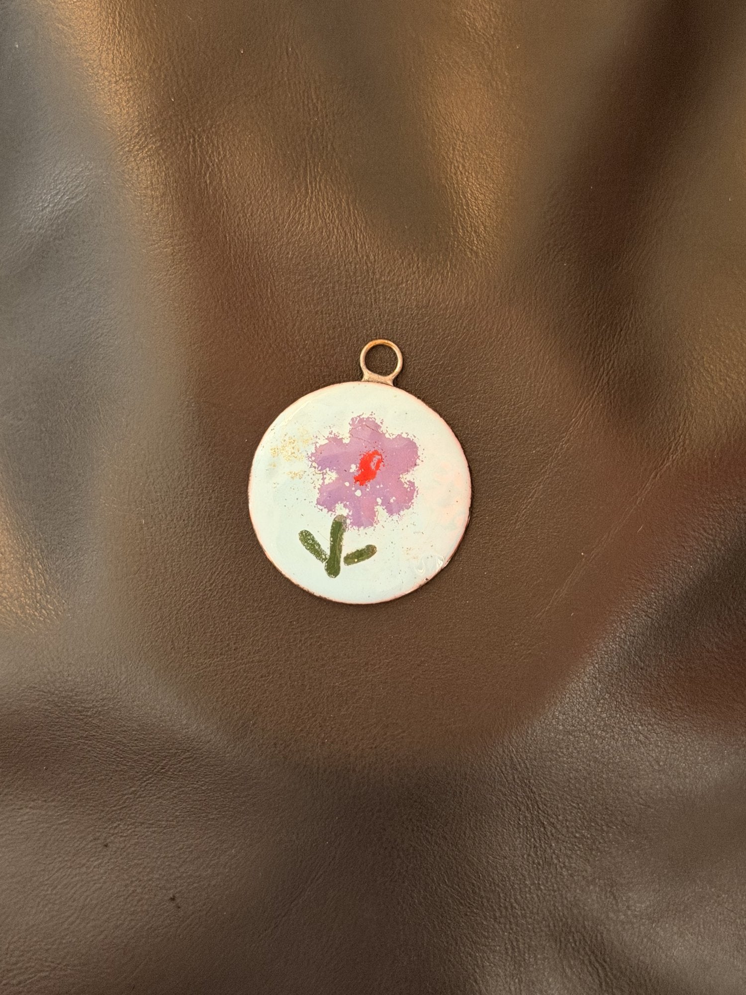 Centerpiece 043 on leather
