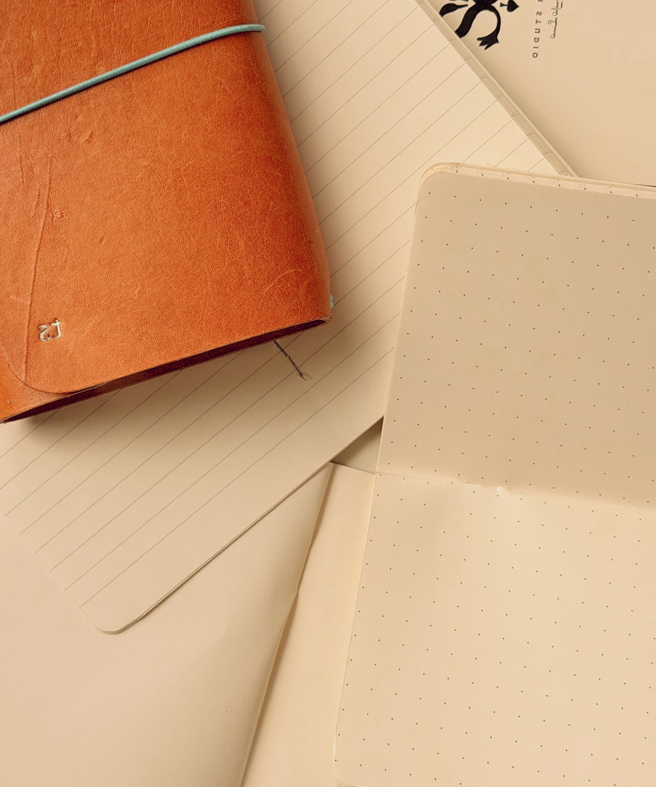 Muse A6 refillable leather journal with insert pages