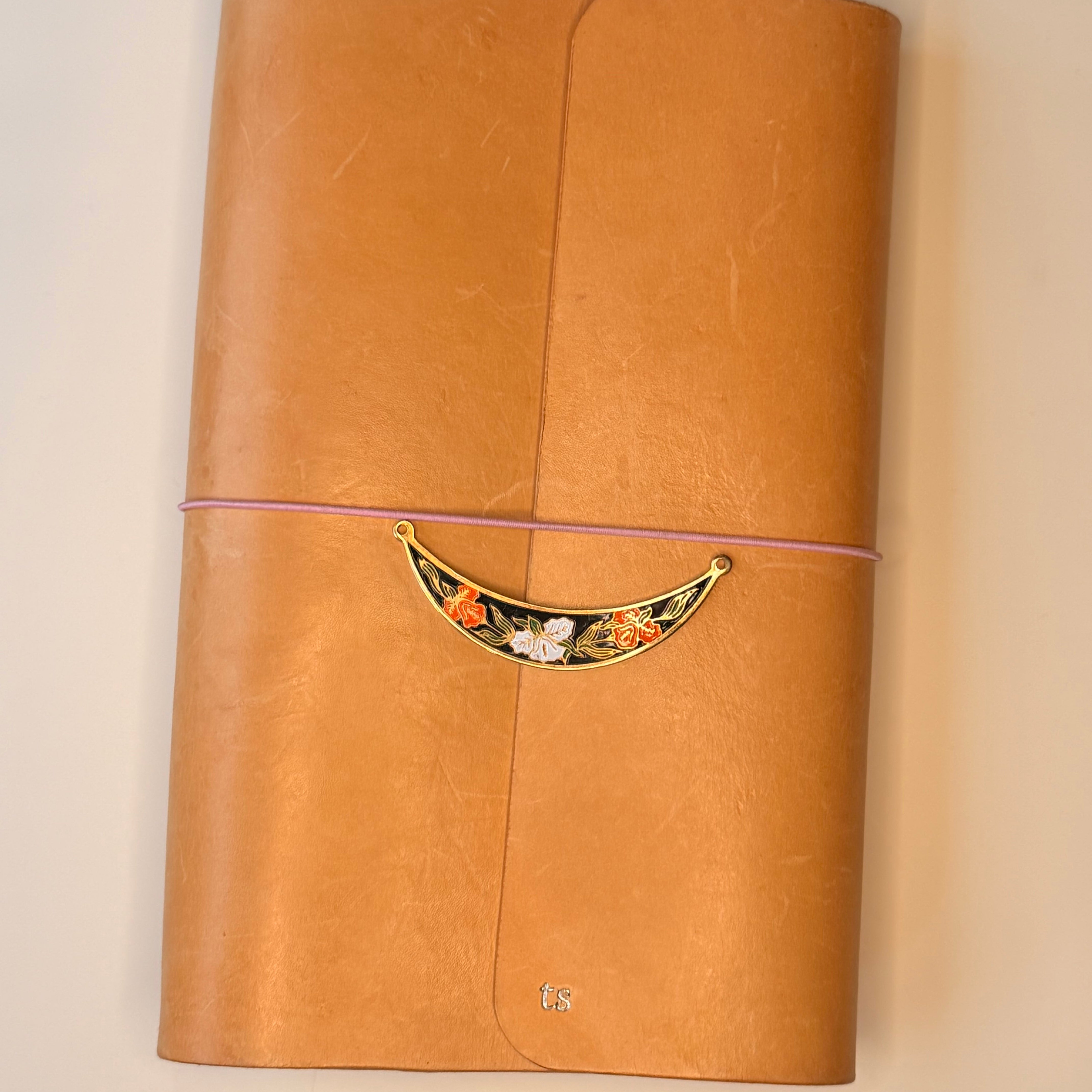 BAR 008 — Spizer Studio handcrafted leather journal — photo 4 of 6